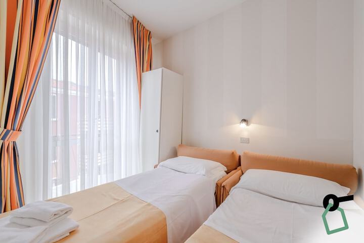 Room 10 of 69