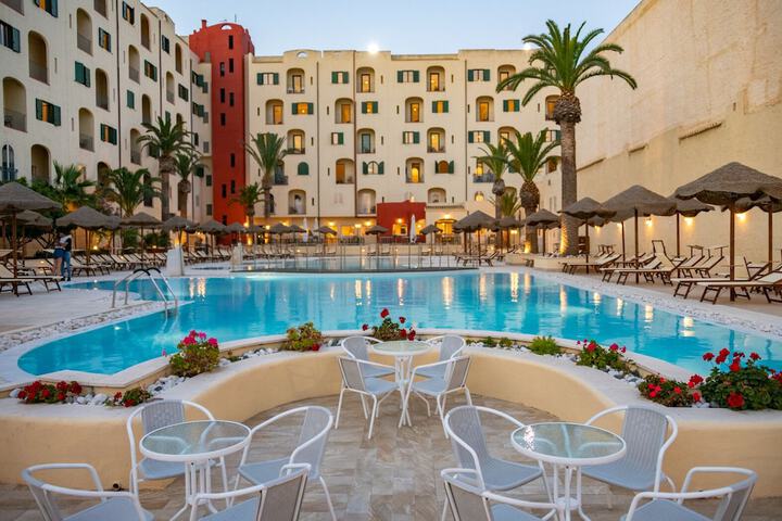 Hotel Pool