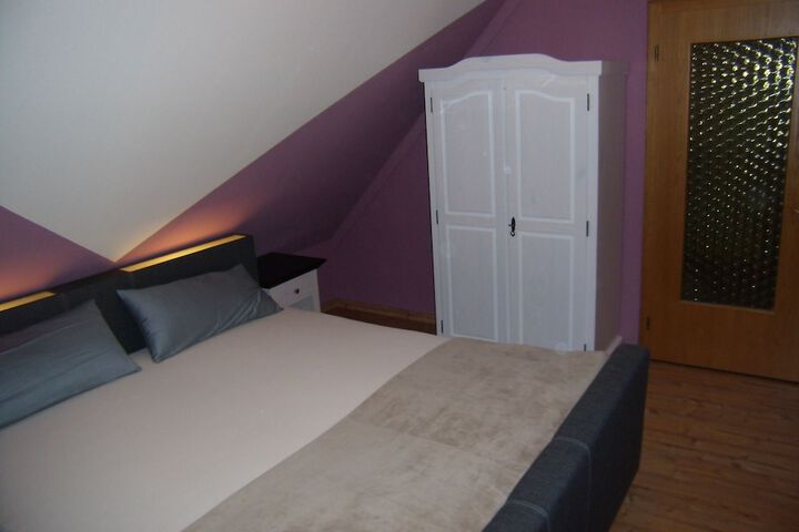 Room 6 of 82
