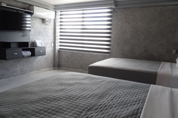 Room 4 of 6