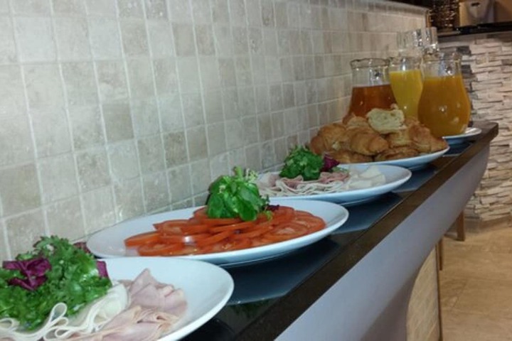 Breakfast/Coffee Service 34 of 60
