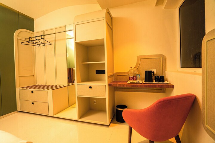 Room 40 of 72