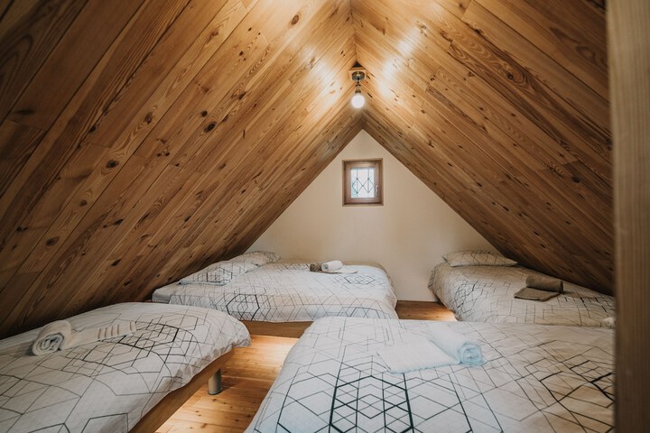 Room 8 of 71