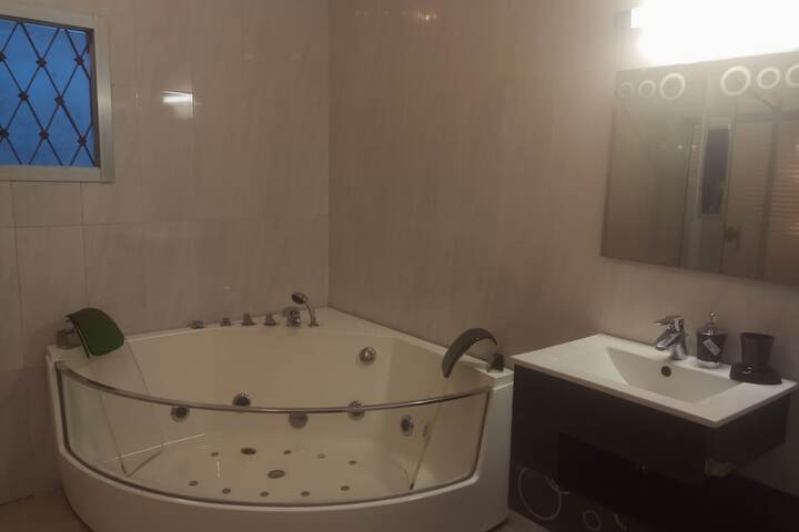 Room 28 of 52