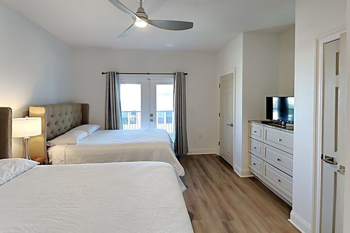 Room 4 of 27