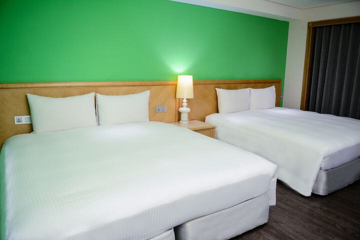 Room 30 of 52