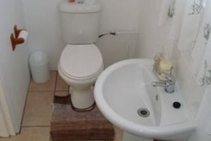 Room 4 of 25