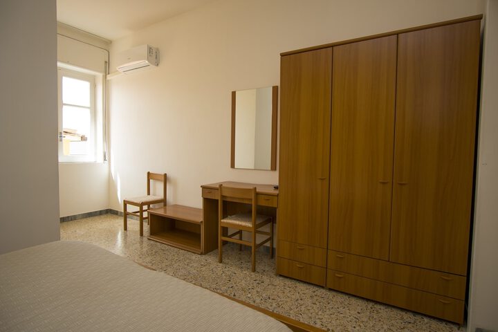 Room 23 of 45