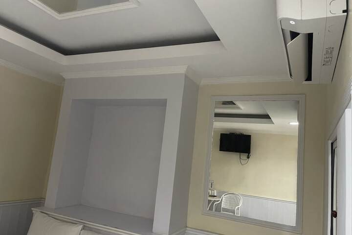 Room 8 of 39