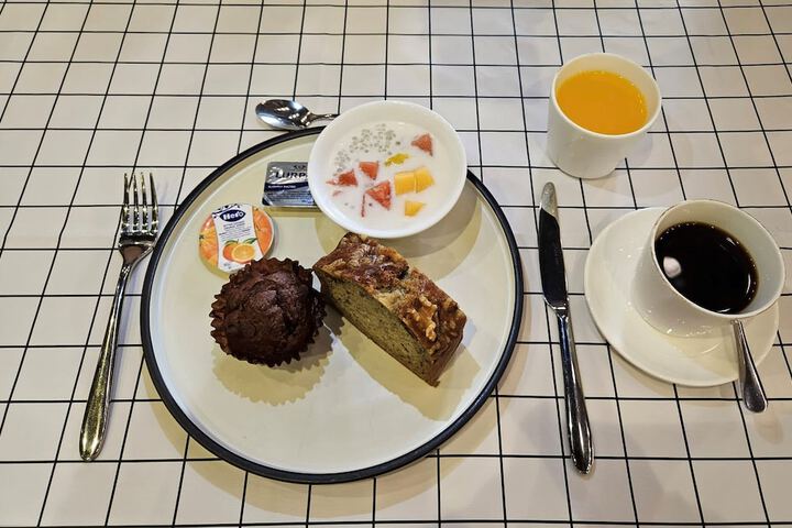 Breakfast/Coffee Service 45 of 74