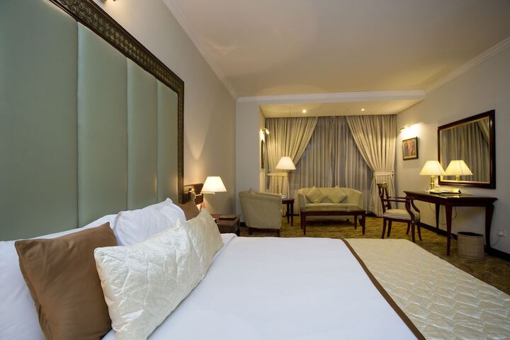 Room 28 of 259