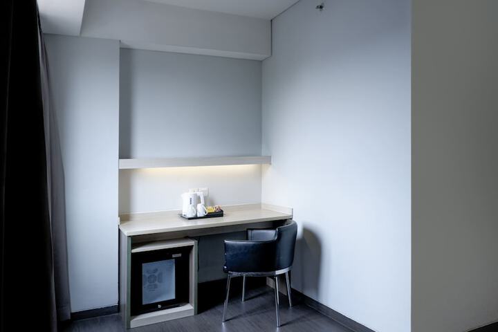 Room 8 of 34