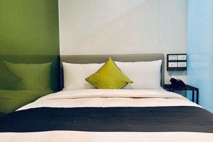 Room 10 of 15