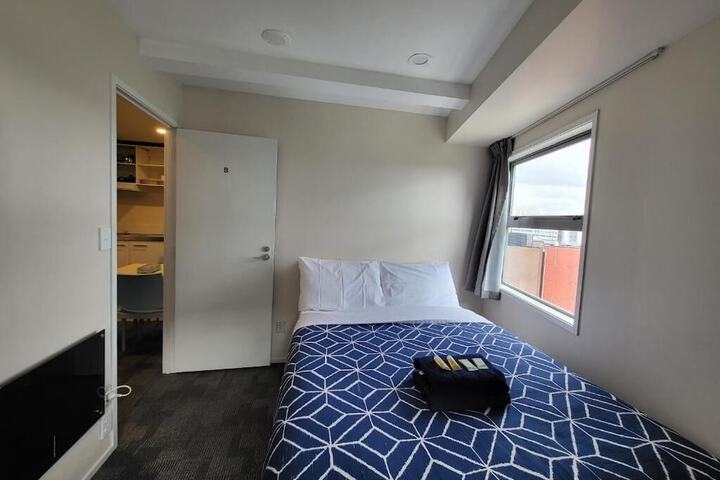 Room 6 of 45