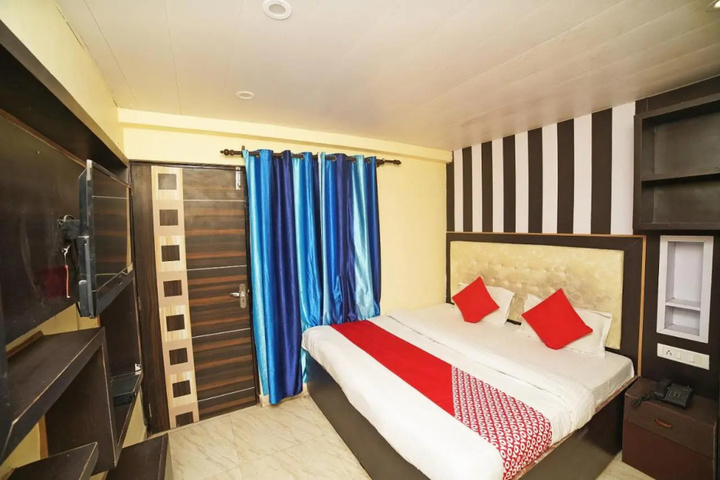 Room 5 of 7