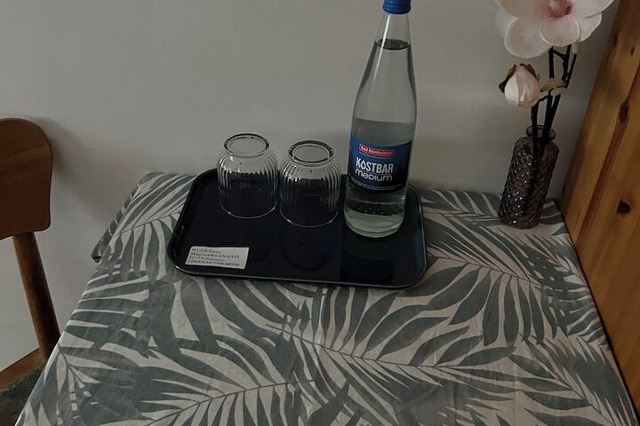 Room 6 of 40