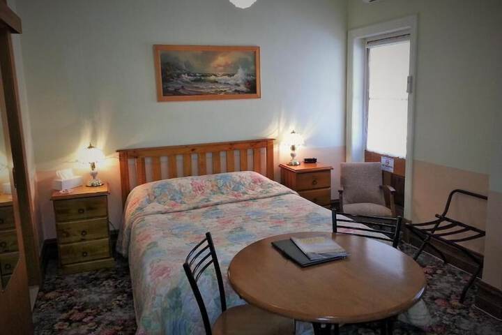 Sonbern Lodge Motel