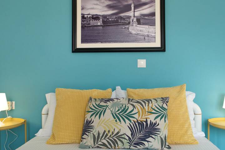 Room 11 of 33