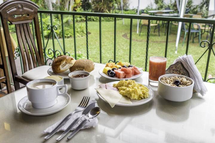 Breakfast area