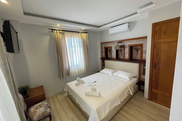 Room 13 of 44