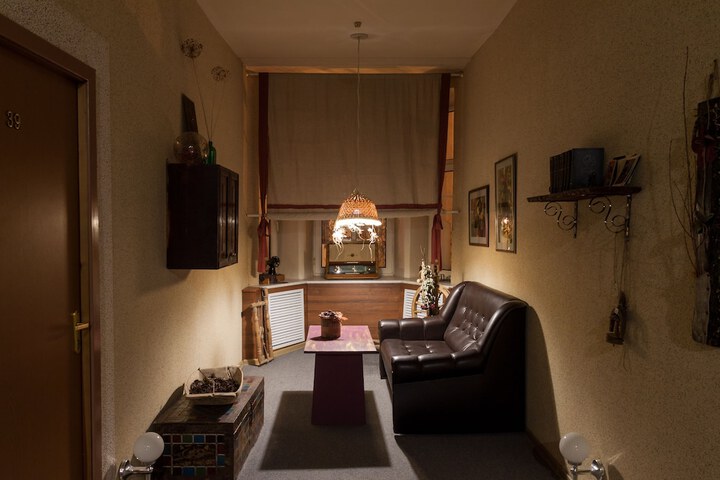 Ballroom/Hall 19 of 28
