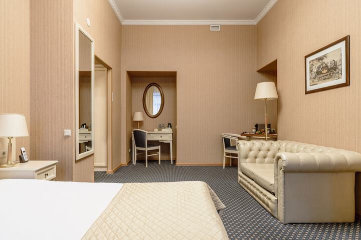 Room 14 of 71