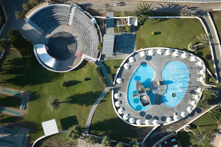 Pool 92 of 212