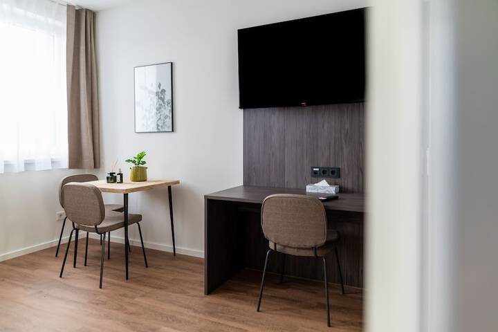 Room 16 of 25