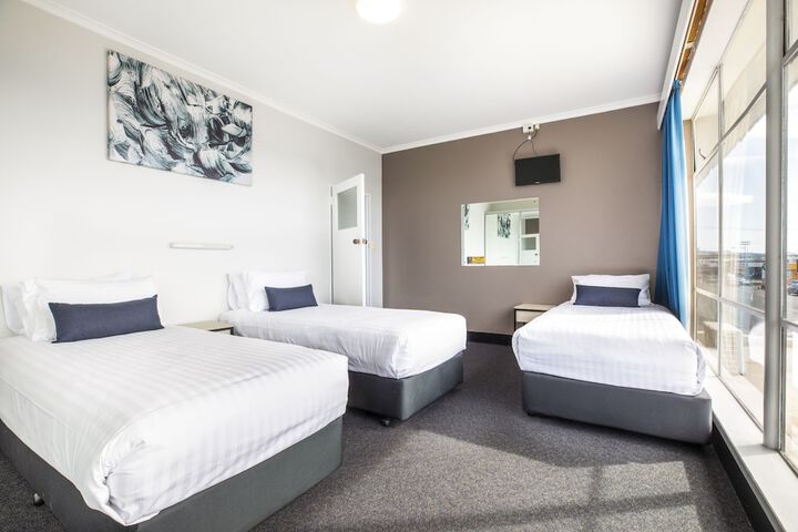 Room 4 of 39
