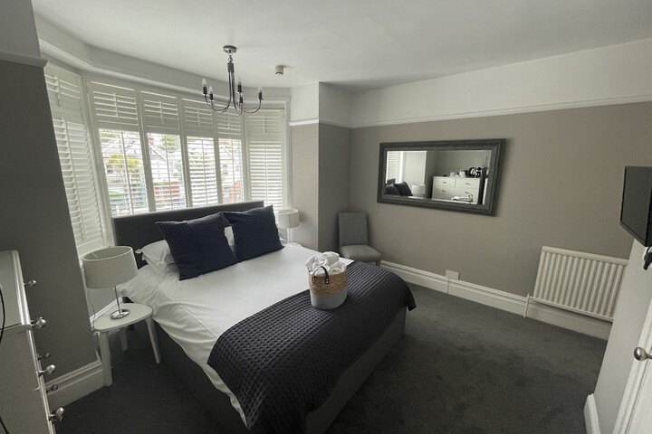 Room 2 of 15