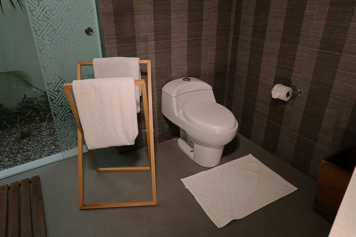 Room 25 of 63