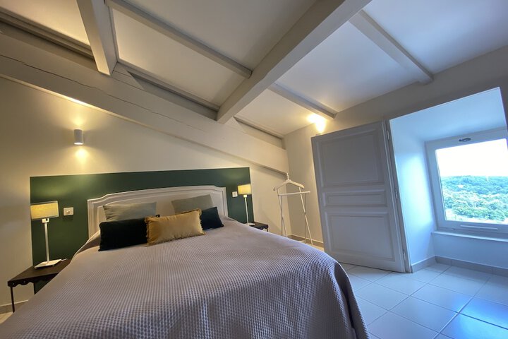 Room 17 of 47