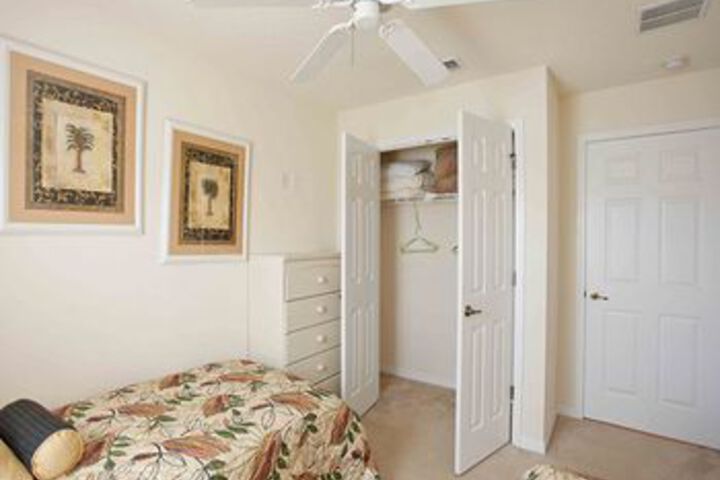 Room 10 of 22