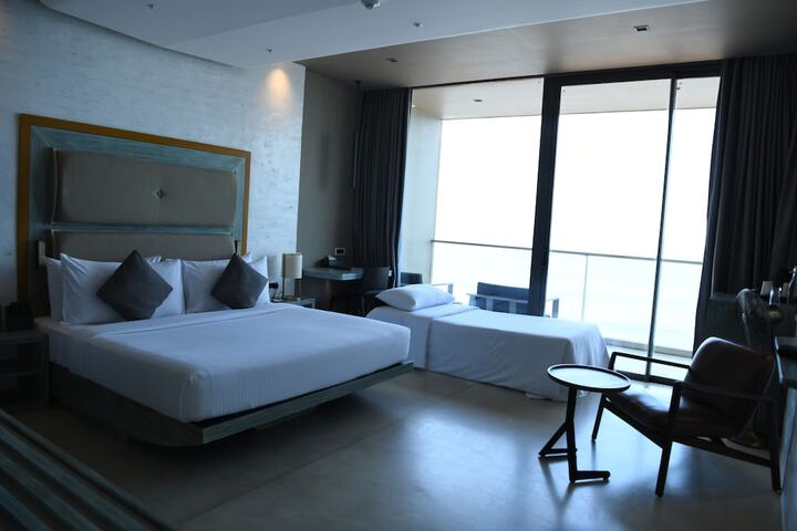 Room 25 of 59