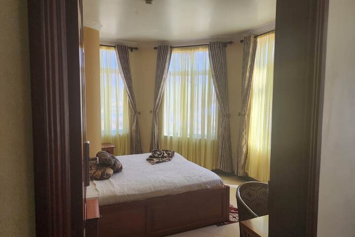 Room 32 of 67