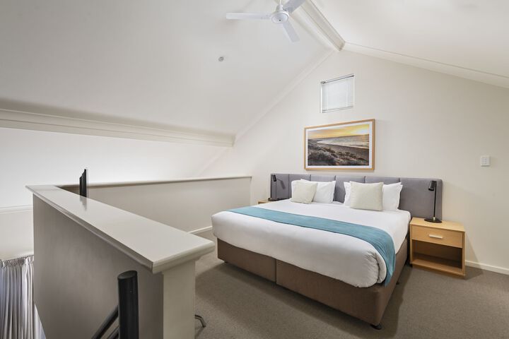 Room 3 of 28