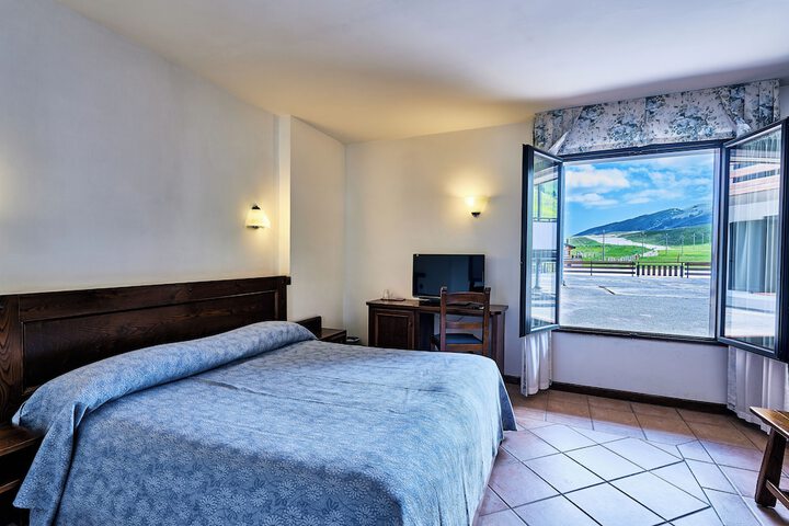Room 4 of 20