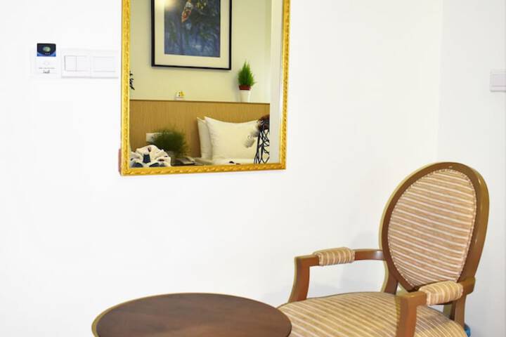 Room 6 of 41