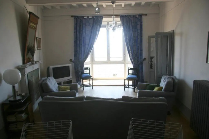 Room 5 of 18