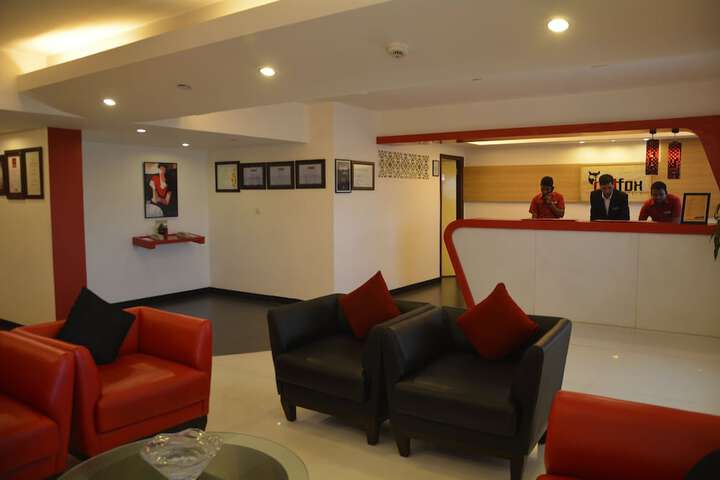 Entrance & Lobby