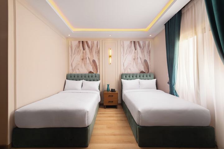 Room 11 of 35