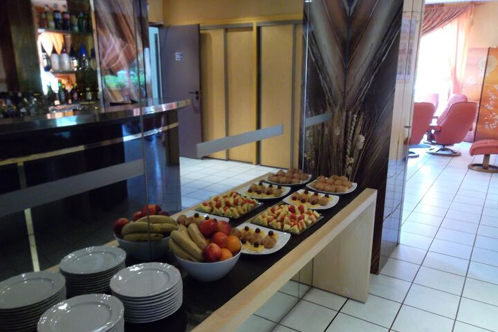 Breakfast/Coffee Service 125 of 143