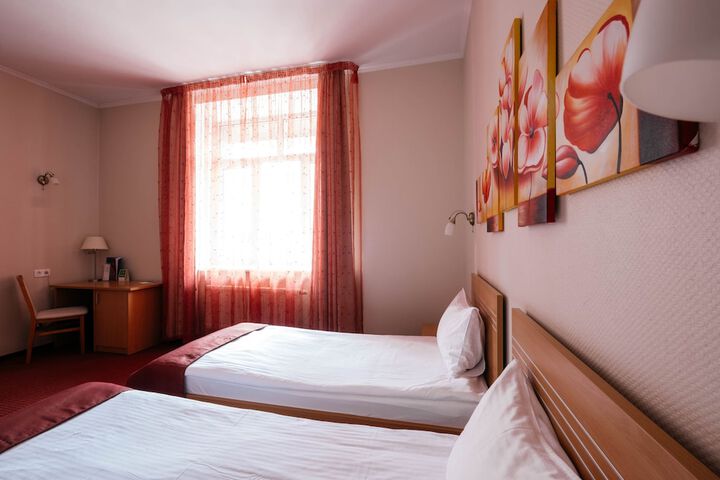 Room 3 of 33
