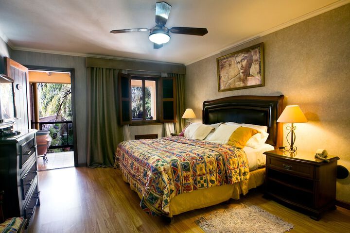 Room 12 of 80