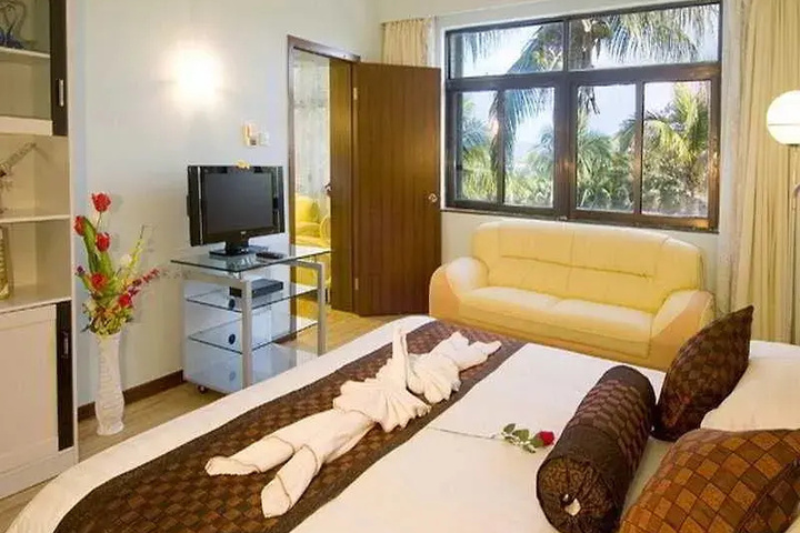 Room 2 of 5