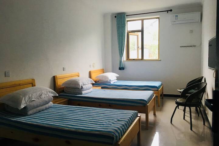 Room 9 of 15