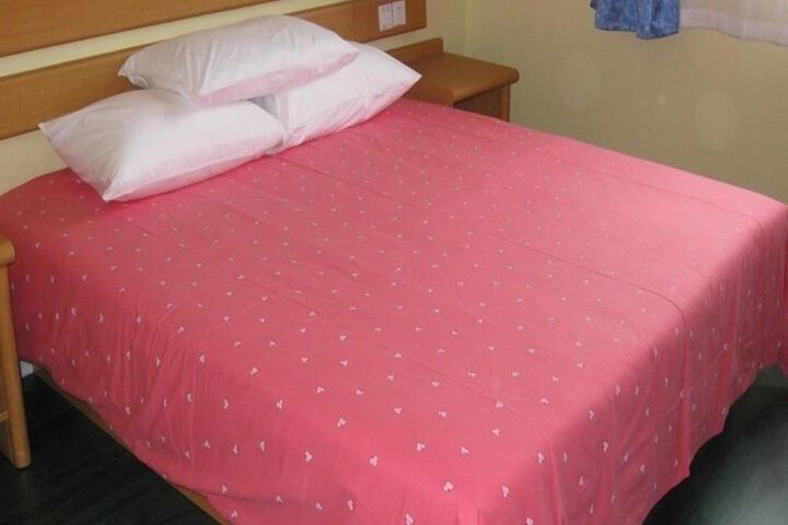 Room 3 of 9