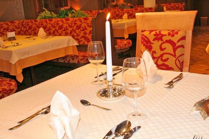 Dining 41 of 60