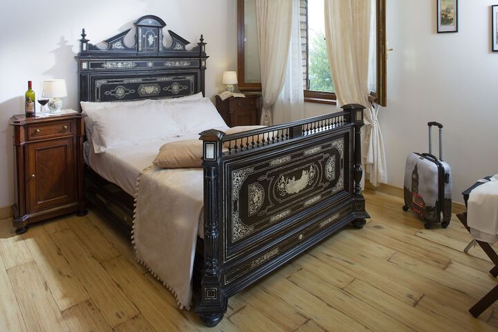 Room 10 of 65
