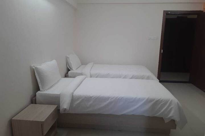 Room 10 of 43